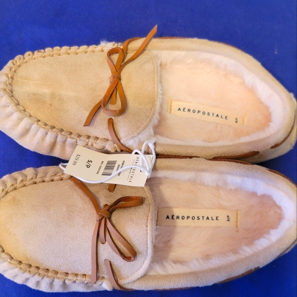 AEROPOSTALE  MOCCASIN SLIPPERS